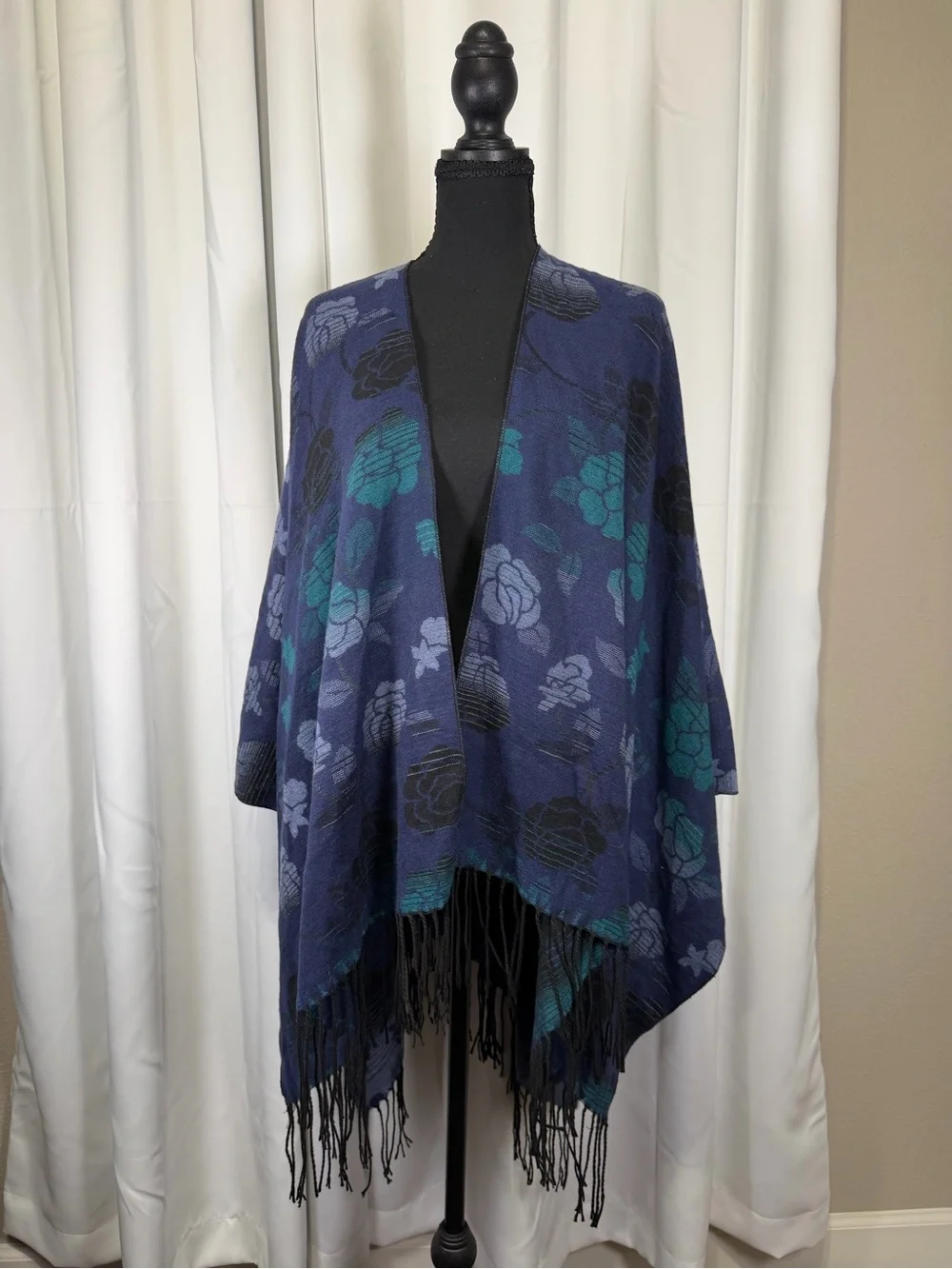 Harvé Benard Women’s Floral Poncho Wrap One Size Blue Teal Fringe NWT
